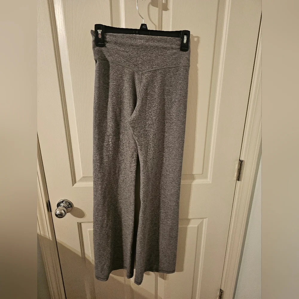 Abercrombie & Fitch YPB 3 Pair Bundle everydaySOFT Flare Legging Size M - Picture 10 of 12